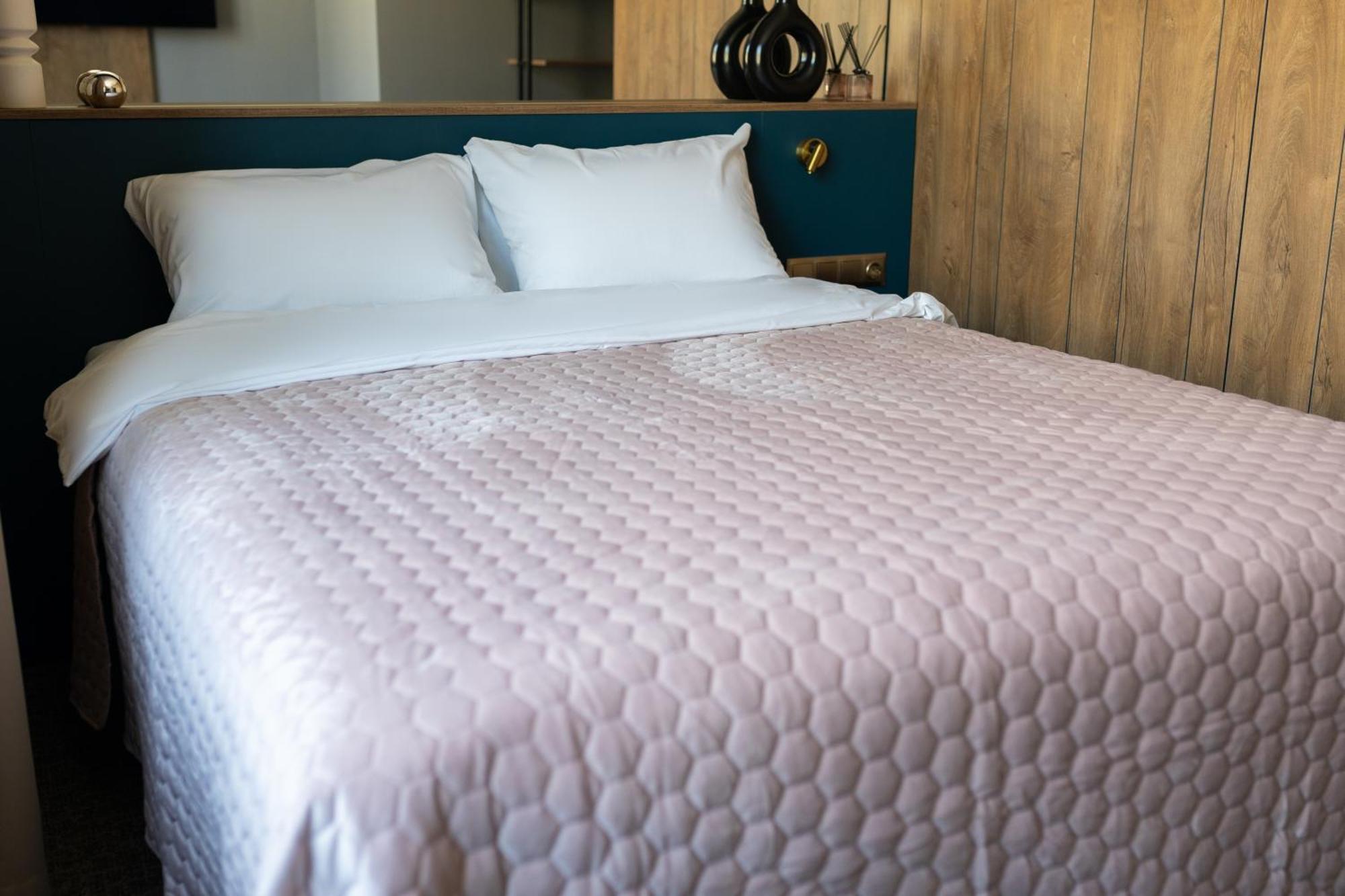 Four Sisters Luxury Rooms In Siauliai Esterno foto